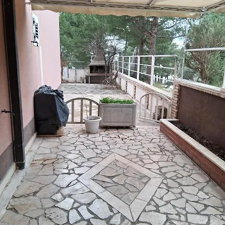 Ella Апартаменти Макарська