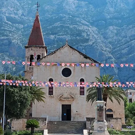 Ella Makarska
